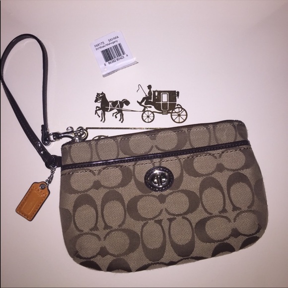 Coach Park Signature Medium Wristlet - Picture 2 of 7